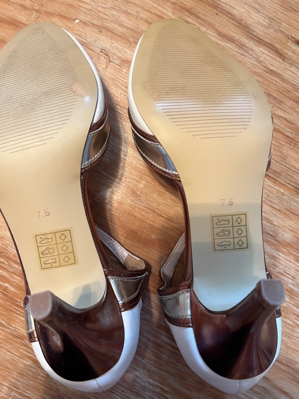 Babeyond Snazzy  T-Strap Women's Pumps - Picture 7 of 7